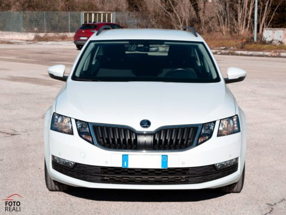 Skoda Octavia Station Wagon 1.5 G-TEC DSG Wagon Ambition (2)