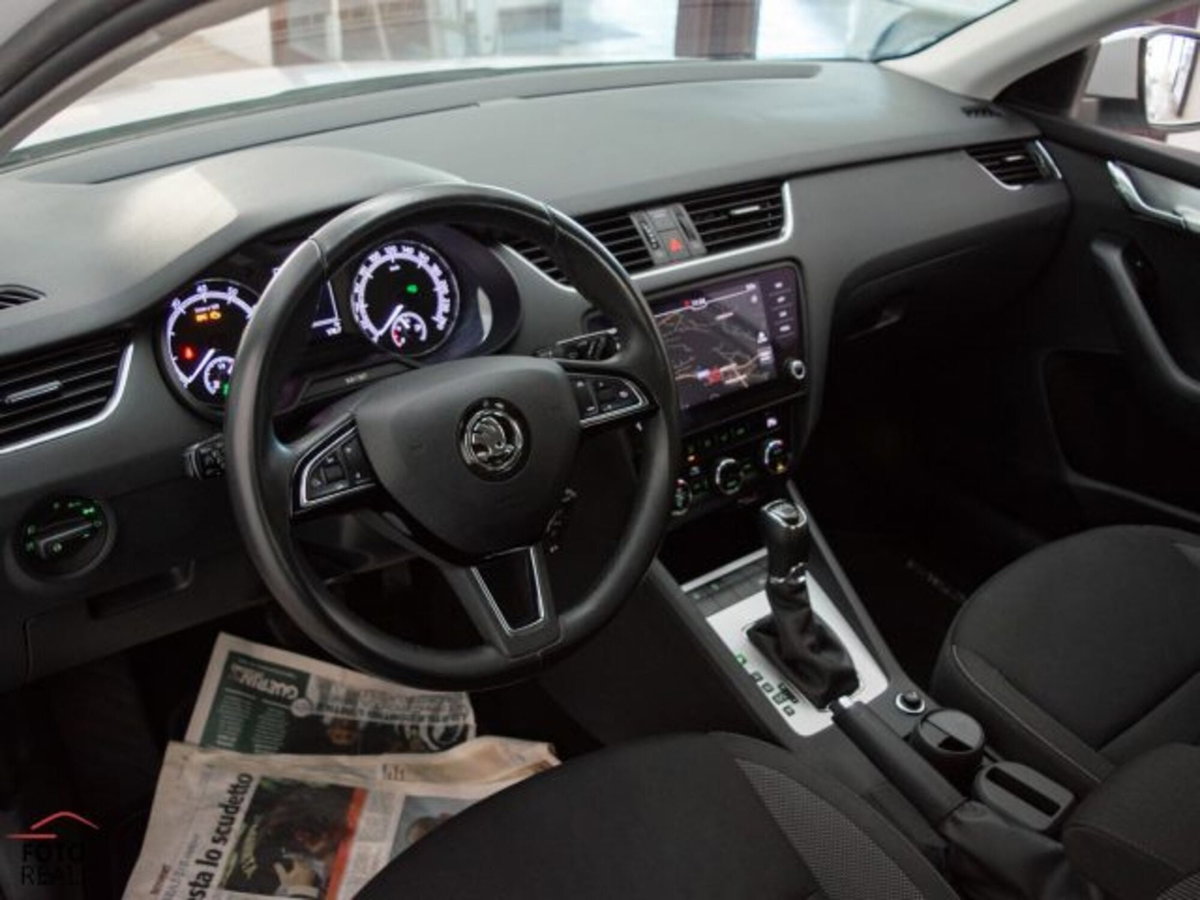 Skoda Octavia Station Wagon 1.5 G-TEC DSG Wagon Ambition (9)