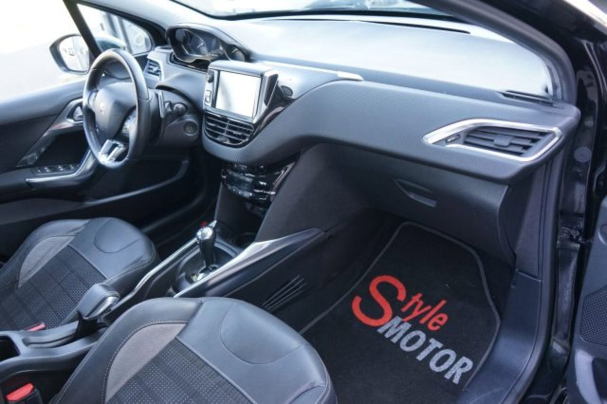 Peugeot 2008 e-HDi 92 CV Stop&Start robotizzato Active (9)