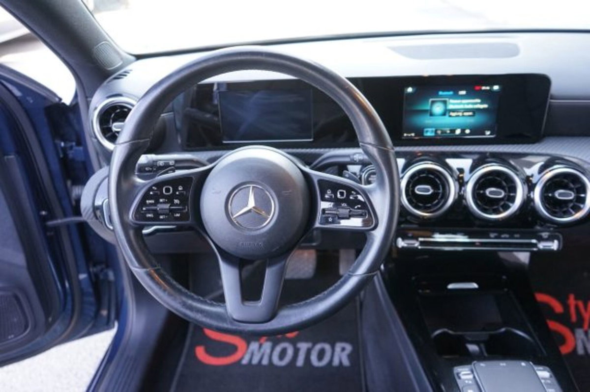 Mercedes-Benz Classe A Sedan 180 d Automatic 4p. Business (13)