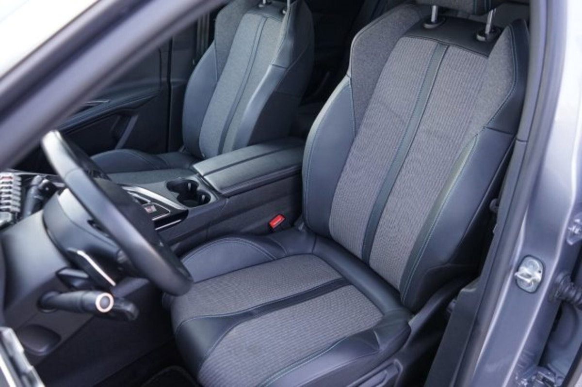 Peugeot 3008 BlueHDi 130 S&S EAT8 GT Pack (10)