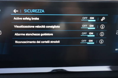 Peugeot 3008 BlueHDi 130 S&S EAT8 GT Pack (11)