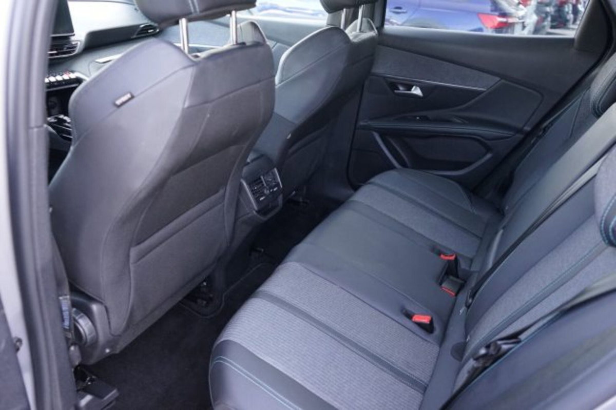 Peugeot 3008 BlueHDi 130 S&S EAT8 GT Pack (20)