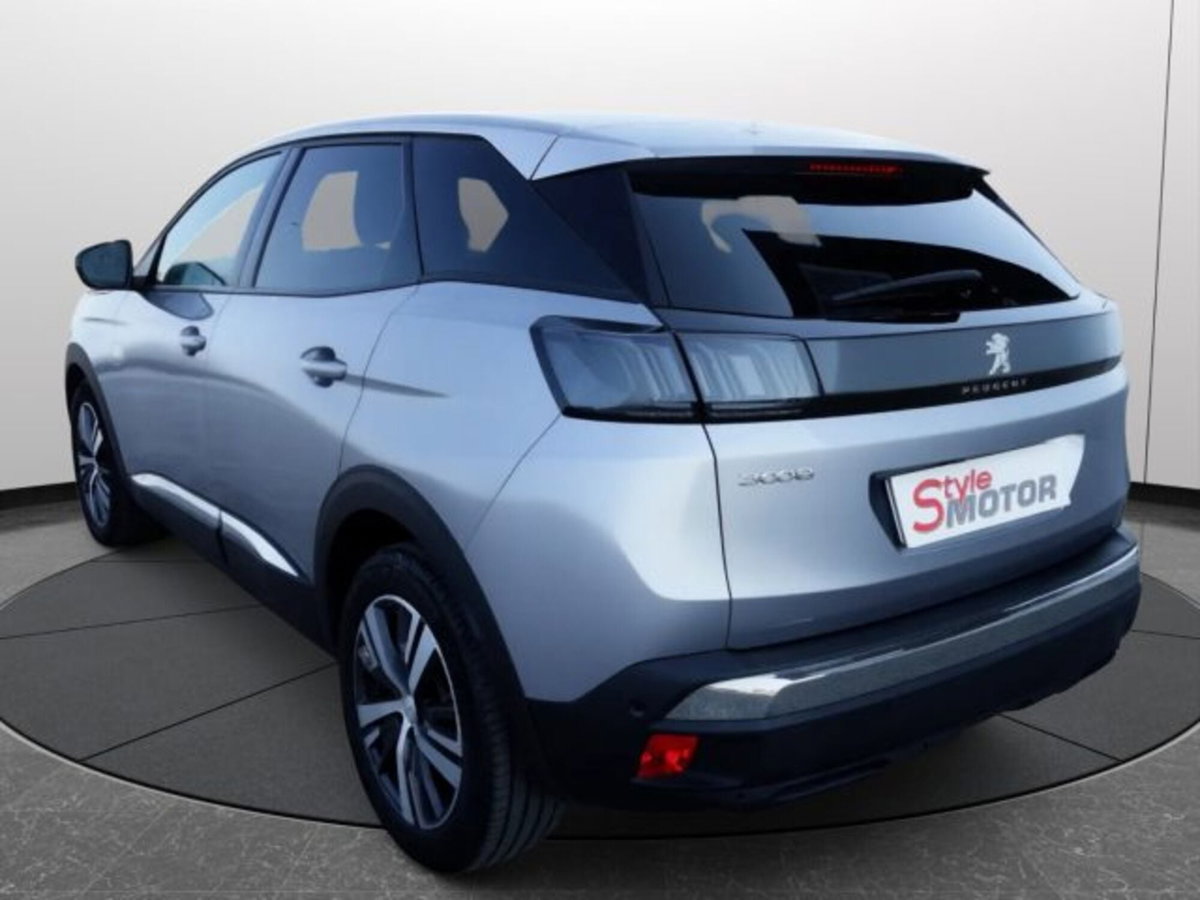 Peugeot 3008 BlueHDi 130 S&S EAT8 GT Pack (3)
