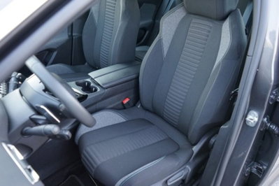 Peugeot 3008 BlueHDi 130 S&S EAT8 GT Pack (12)