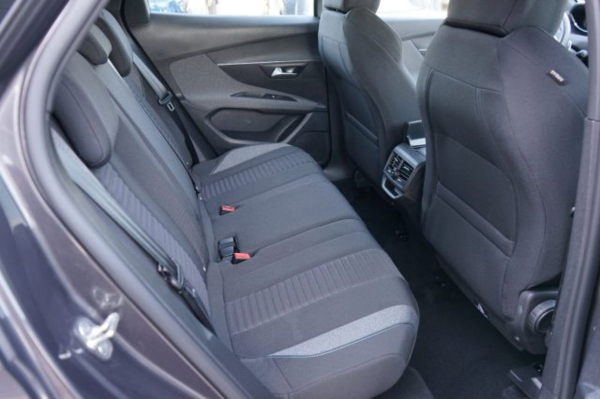 Peugeot 3008 BlueHDi 130 S&S EAT8 GT Pack (18)