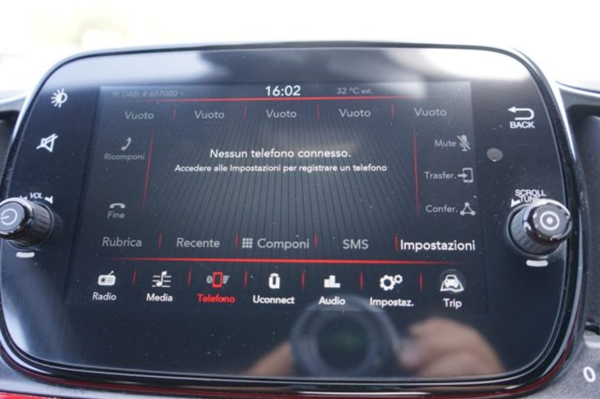 Fiat 500 1.0 Hybrid Red (13)