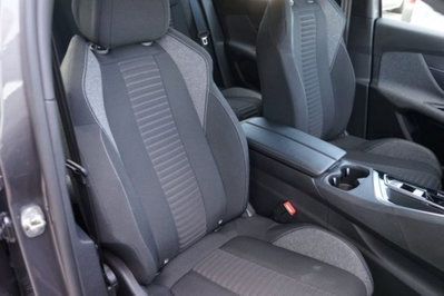 Peugeot 3008 BlueHDi 130 S&S EAT8 GT Pack (14)