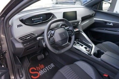 Peugeot 3008 BlueHDi 130 S&S EAT8 GT Pack (6)