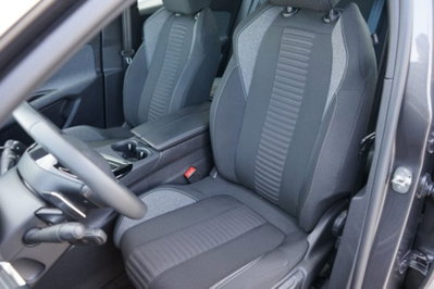 Peugeot 3008 BlueHDi 130 S&S EAT8 GT Pack (7)