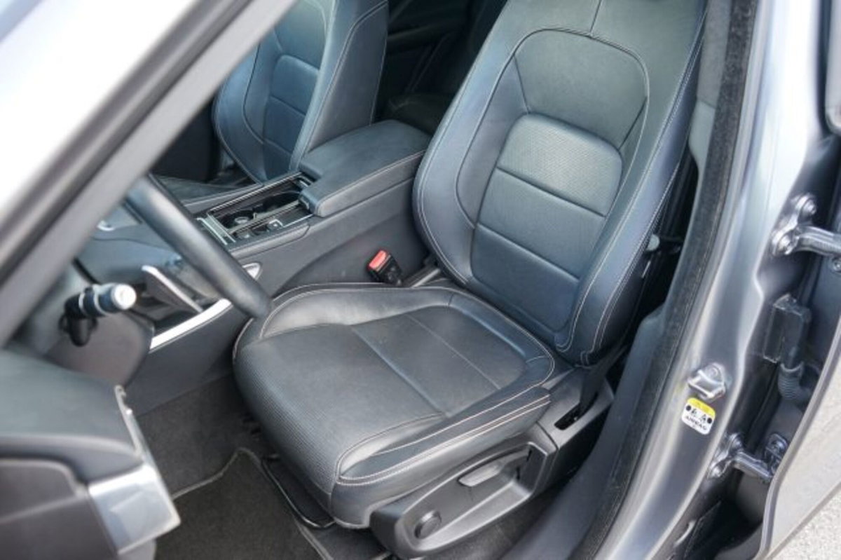 Jaguar F-Pace 2.0 D 240 CV AWD aut. R-Sport (14)