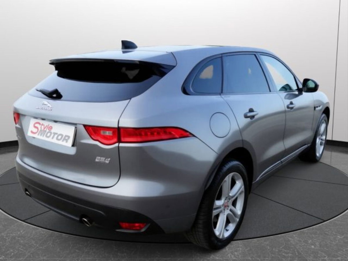 Jaguar F-Pace 2.0 D 240 CV AWD aut. R-Sport (17)