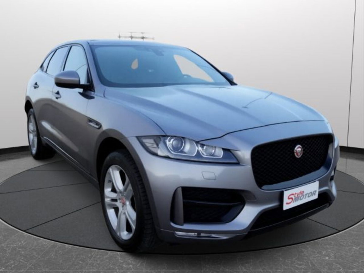 Jaguar F-Pace 2.0 D 240 CV AWD aut. R-Sport (2)