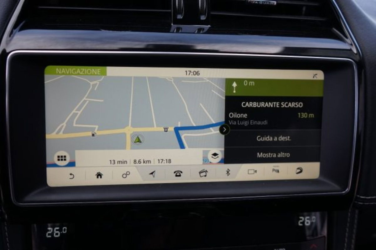 Jaguar F-Pace 2.0 D 240 CV AWD aut. R-Sport (8)