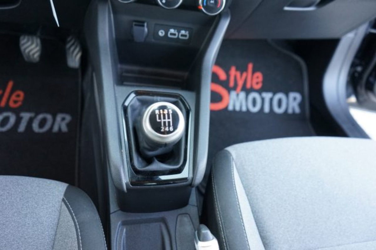 Renault Clio TCe 90 CV 5 porte Business (13)