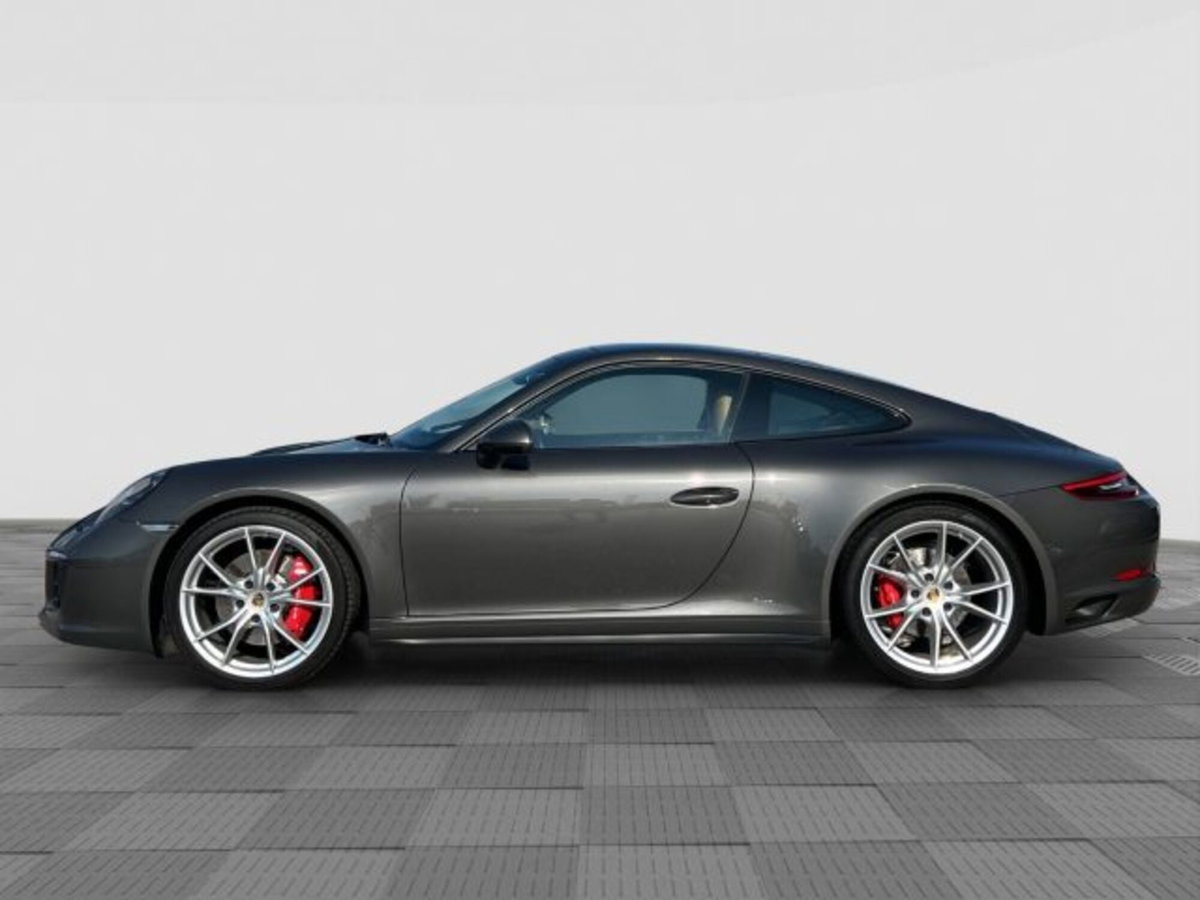 Porsche 911 Coupé 3.0 Carrera 4 GTS (2)
