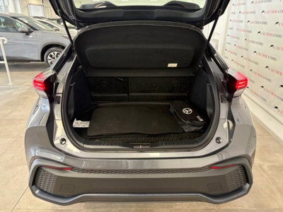 Toyota Toyota C-HR 1.8 hv Active eco fwd e-cvt (17)