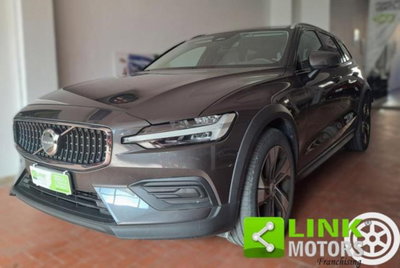 Volvo V60 Cross Country 2.0 b4 Plus awd auto (2)