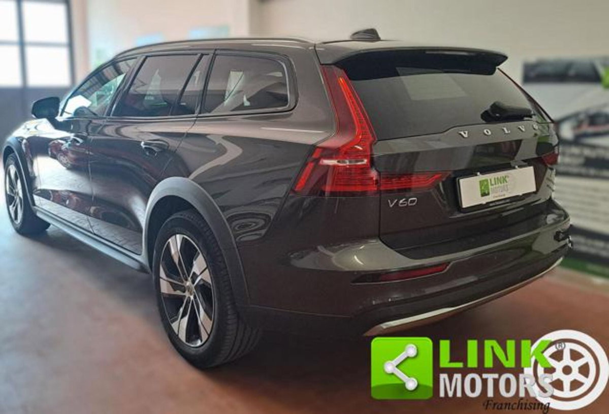 Volvo V60 Cross Country 2.0 b4 Plus awd auto (4)