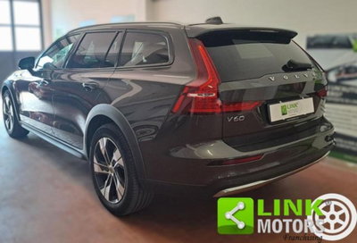 Volvo V60 Cross Country 2.0 b4 Plus awd auto (4)