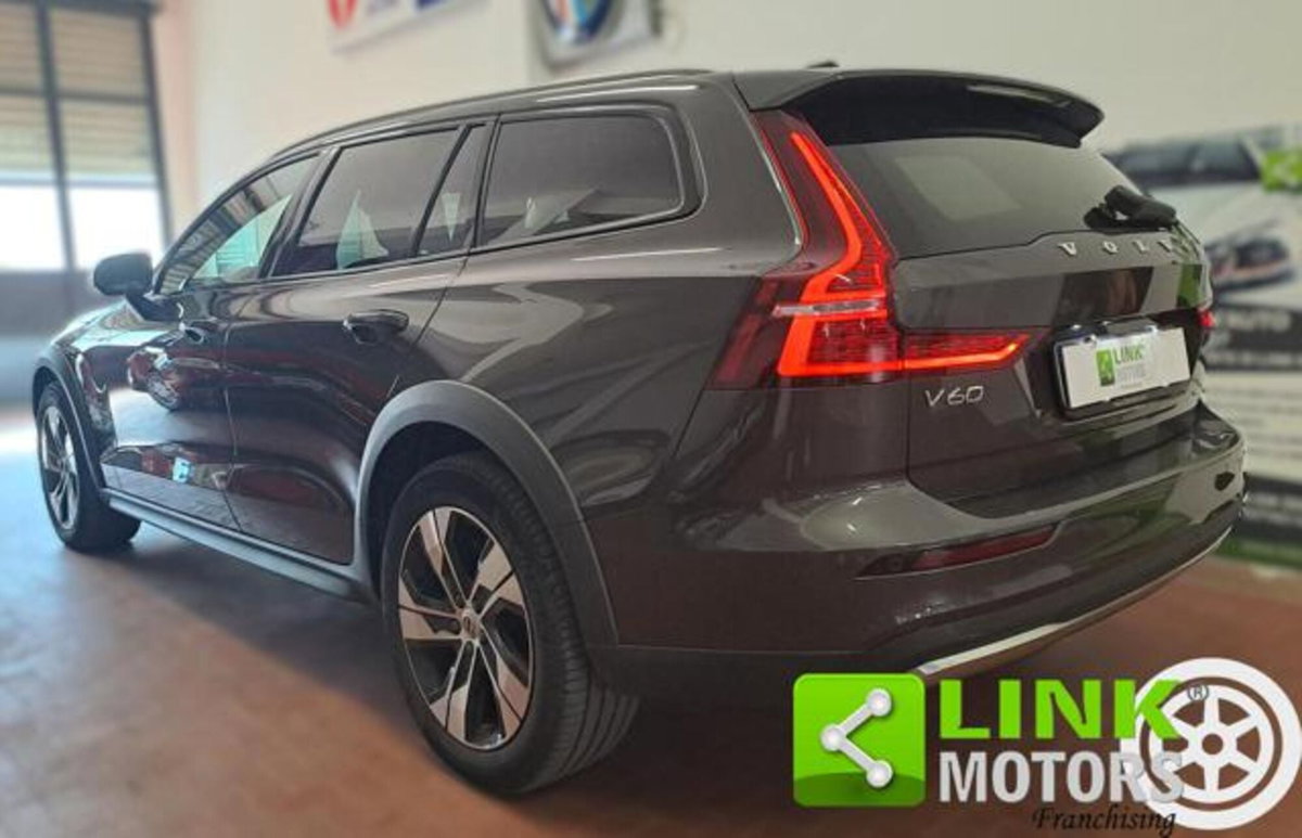 Volvo V60 Cross Country 2.0 b4 Plus awd auto (5)