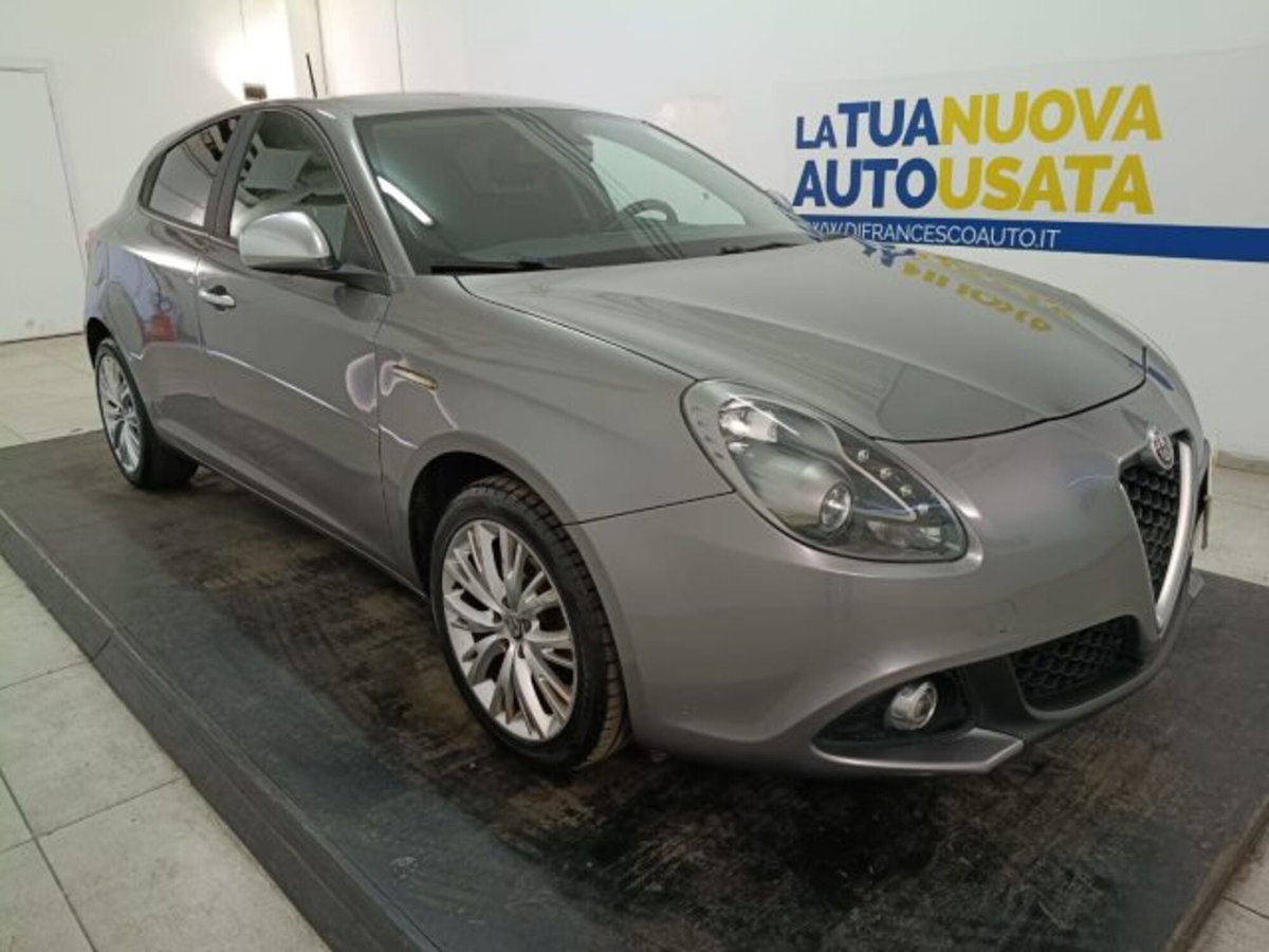 Alfa Romeo Giulietta 1.6 JTDm Super 120cv (2)
