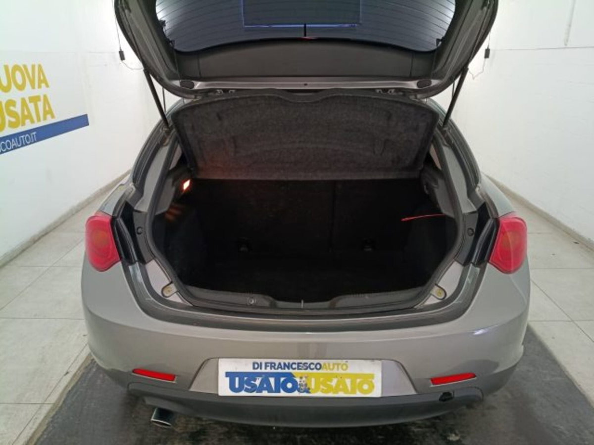 Alfa Romeo Giulietta 1.6 JTDm Super 120cv (9)