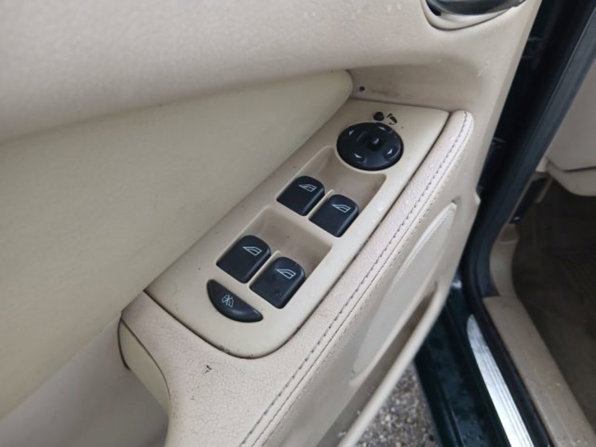 Jaguar X-Type 2.5 V6 24V cat (8)
