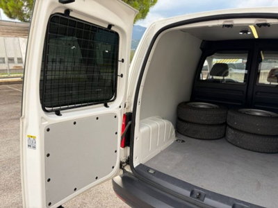 Volkswagen Veicoli Commerciali Caddy 1.4 TGI Kombi (19)