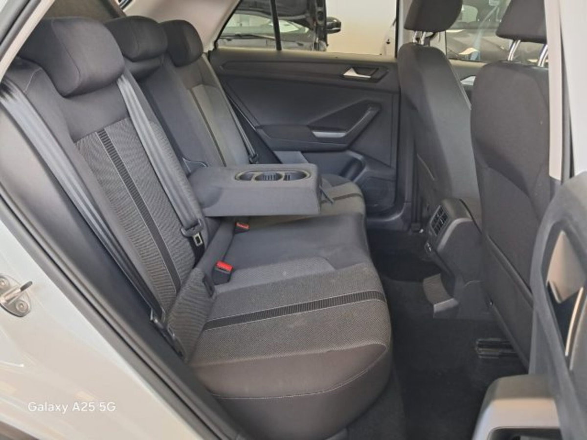 Volkswagen T-Roc 1.0 tsi Edition 110cv (15)