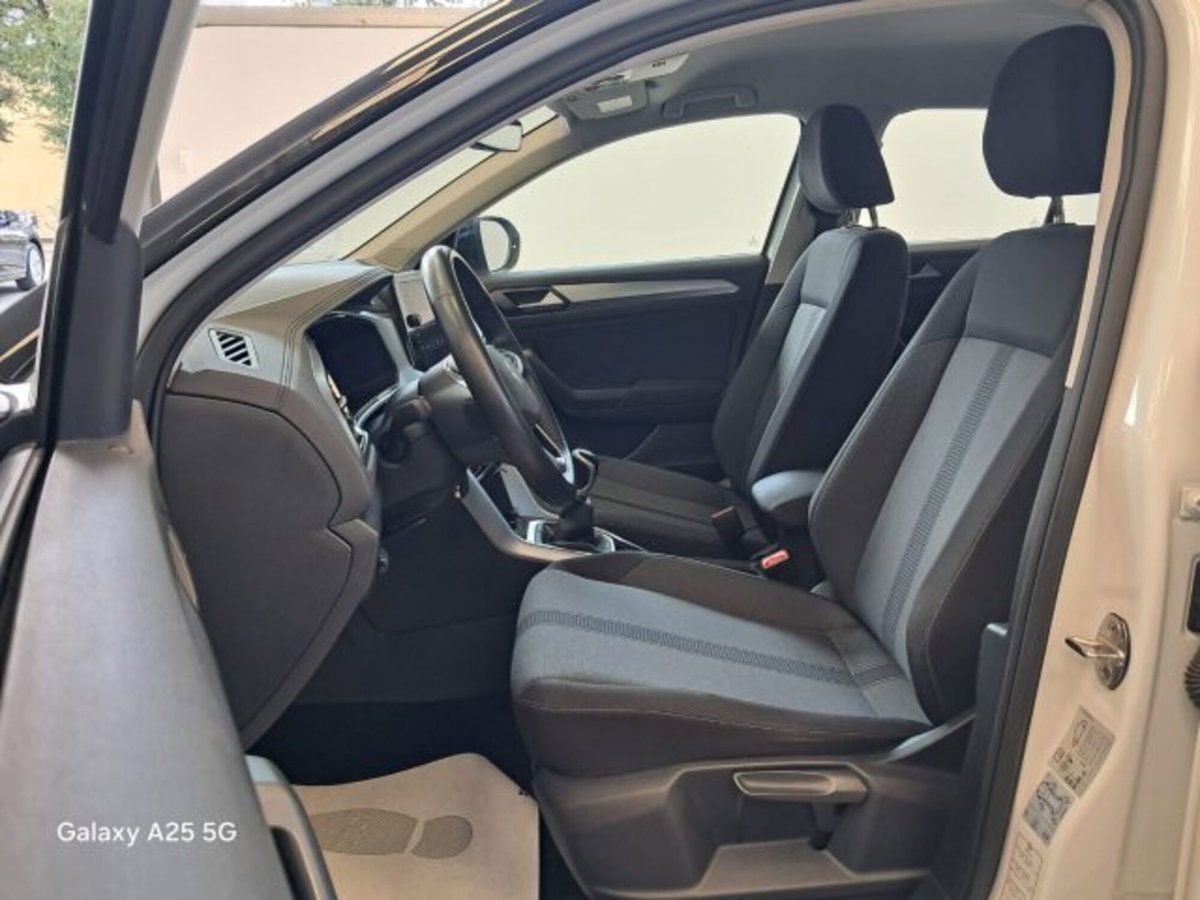 Volkswagen T-Roc 1.0 tsi Edition 110cv (8)