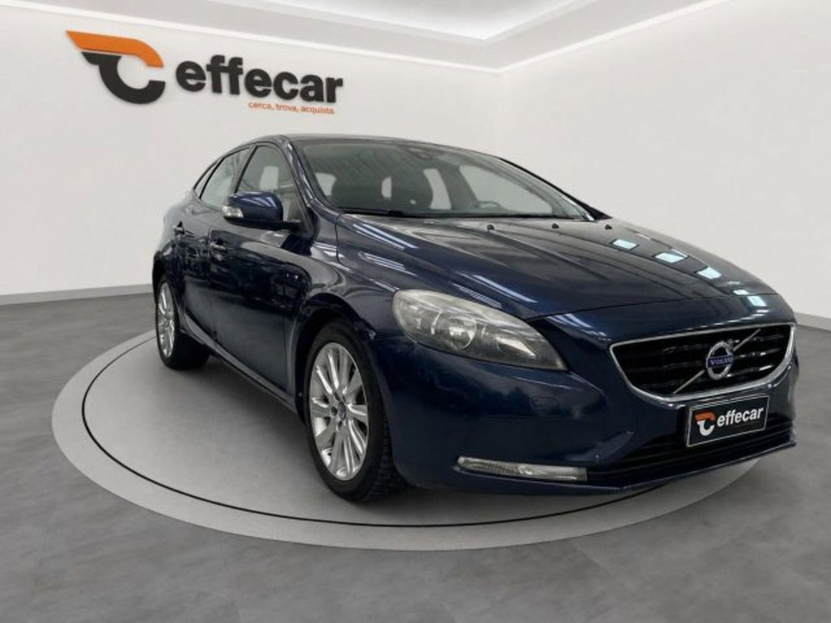 Volvo V40 D2 1.6 Summum (3)