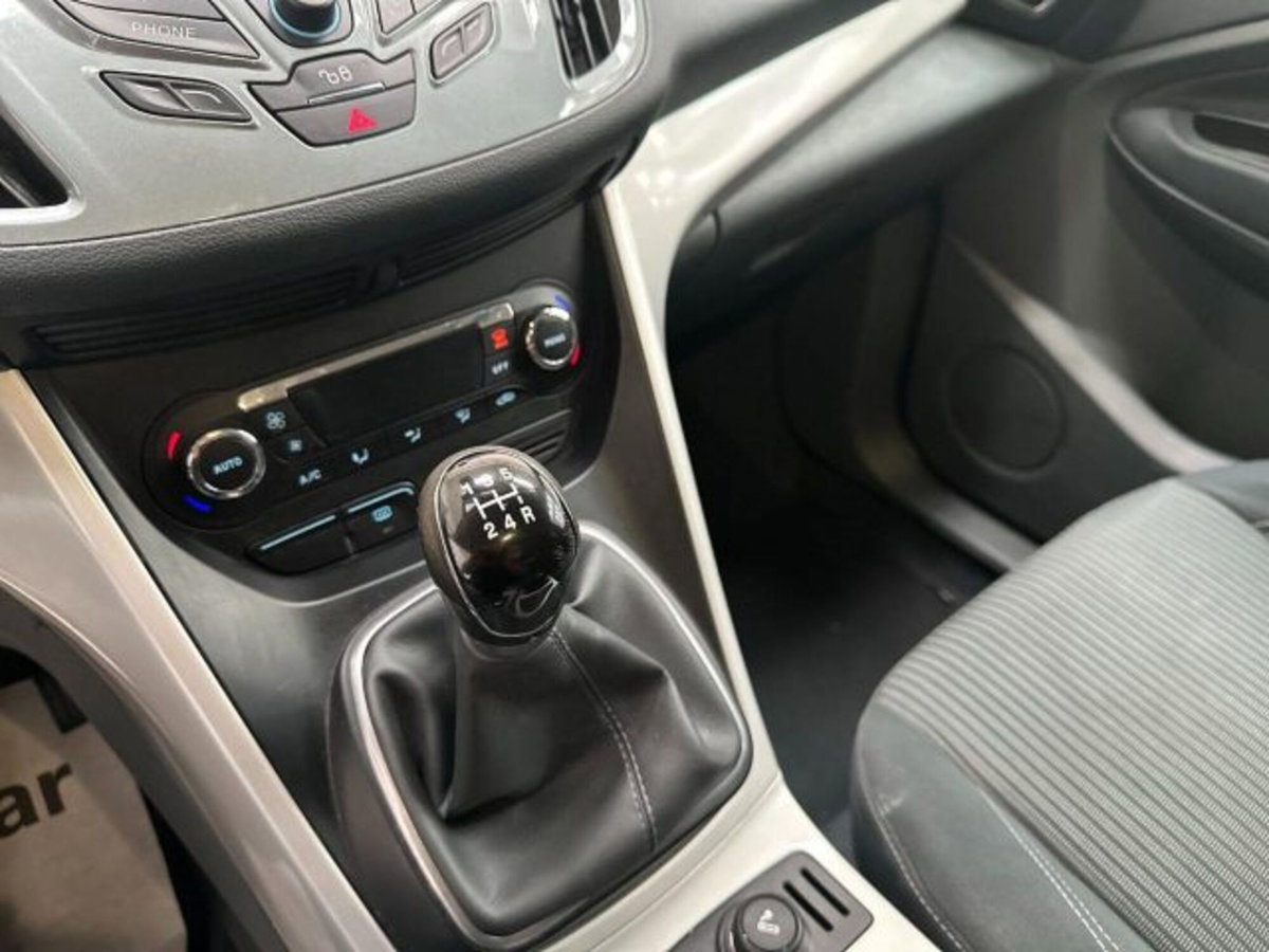 Ford C-Max 1.6 125CV Titanium (11)