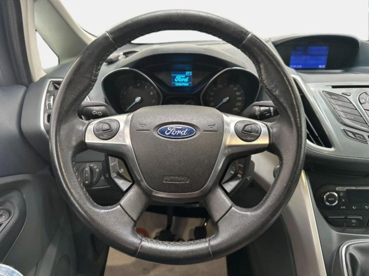 Ford C-Max 1.6 125CV Titanium (8)