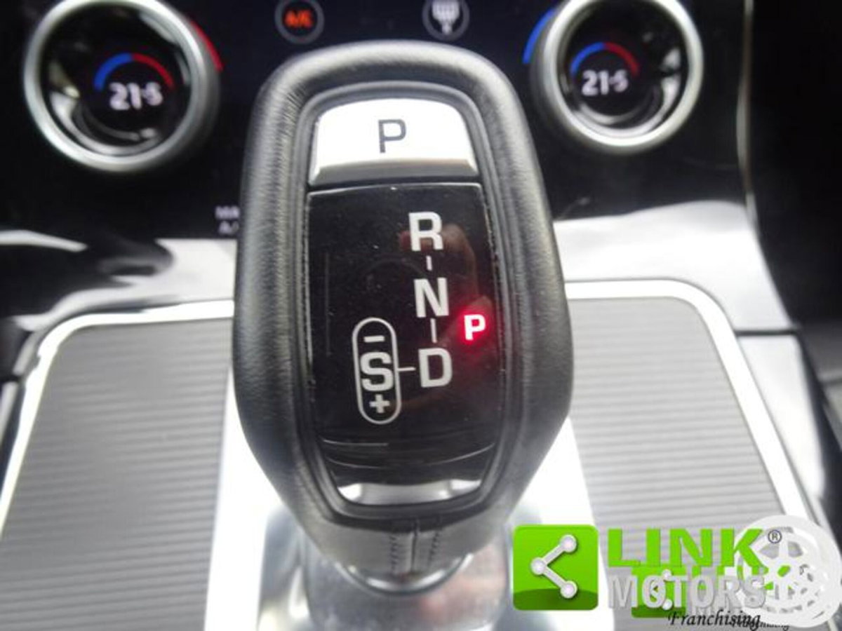 Land Rover Range Rover Evoque 2.0D I4-L.Flw 150 CV R-Dynamic S (16)