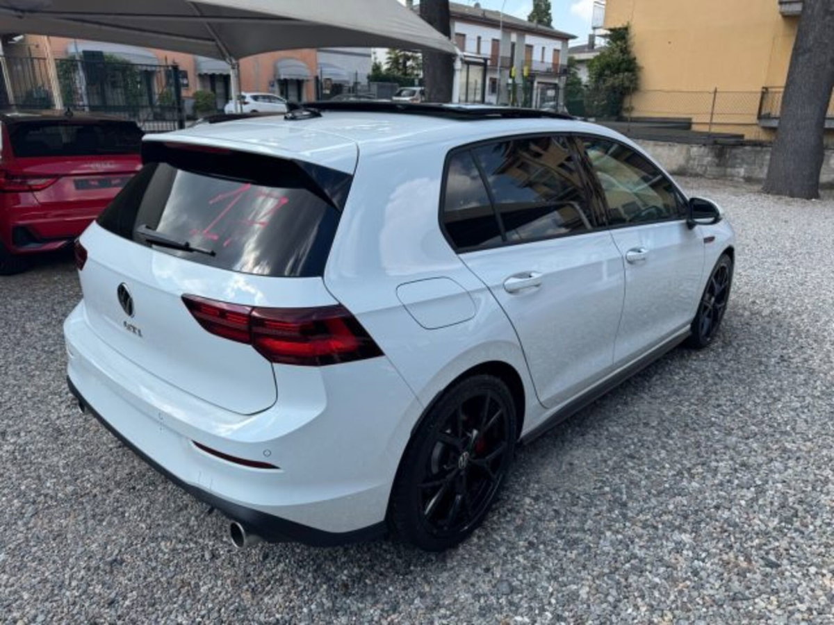 Volkswagen Golf 2.0 tsi GTI MT Ultimate 245cv (10)