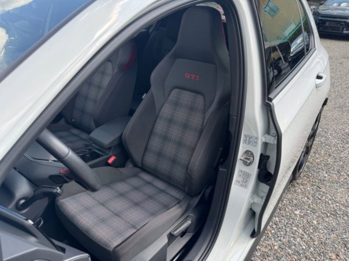 Volkswagen Golf 2.0 tsi GTI MT Ultimate 245cv (13)