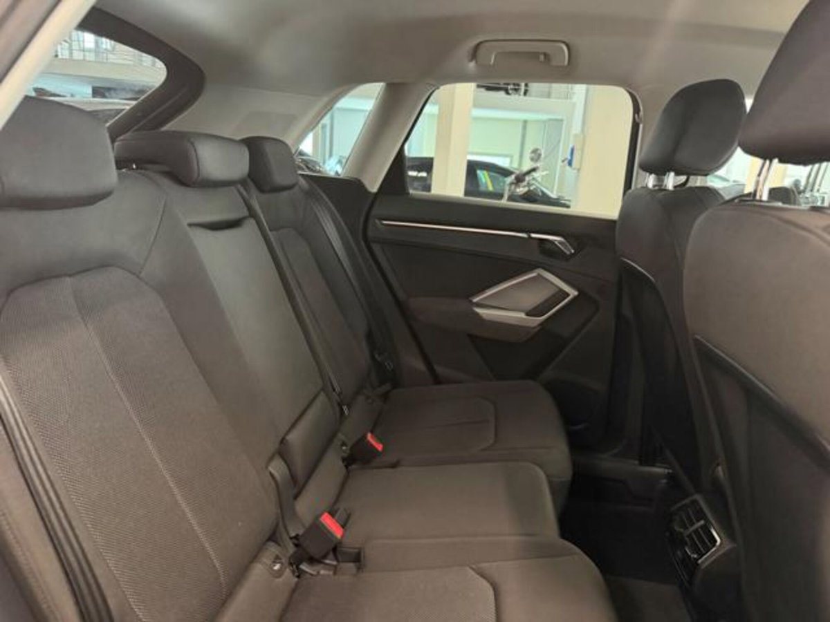 Audi Q3 35 TFSI Business (10)