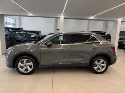 Audi Q3 35 TFSI Business (2)