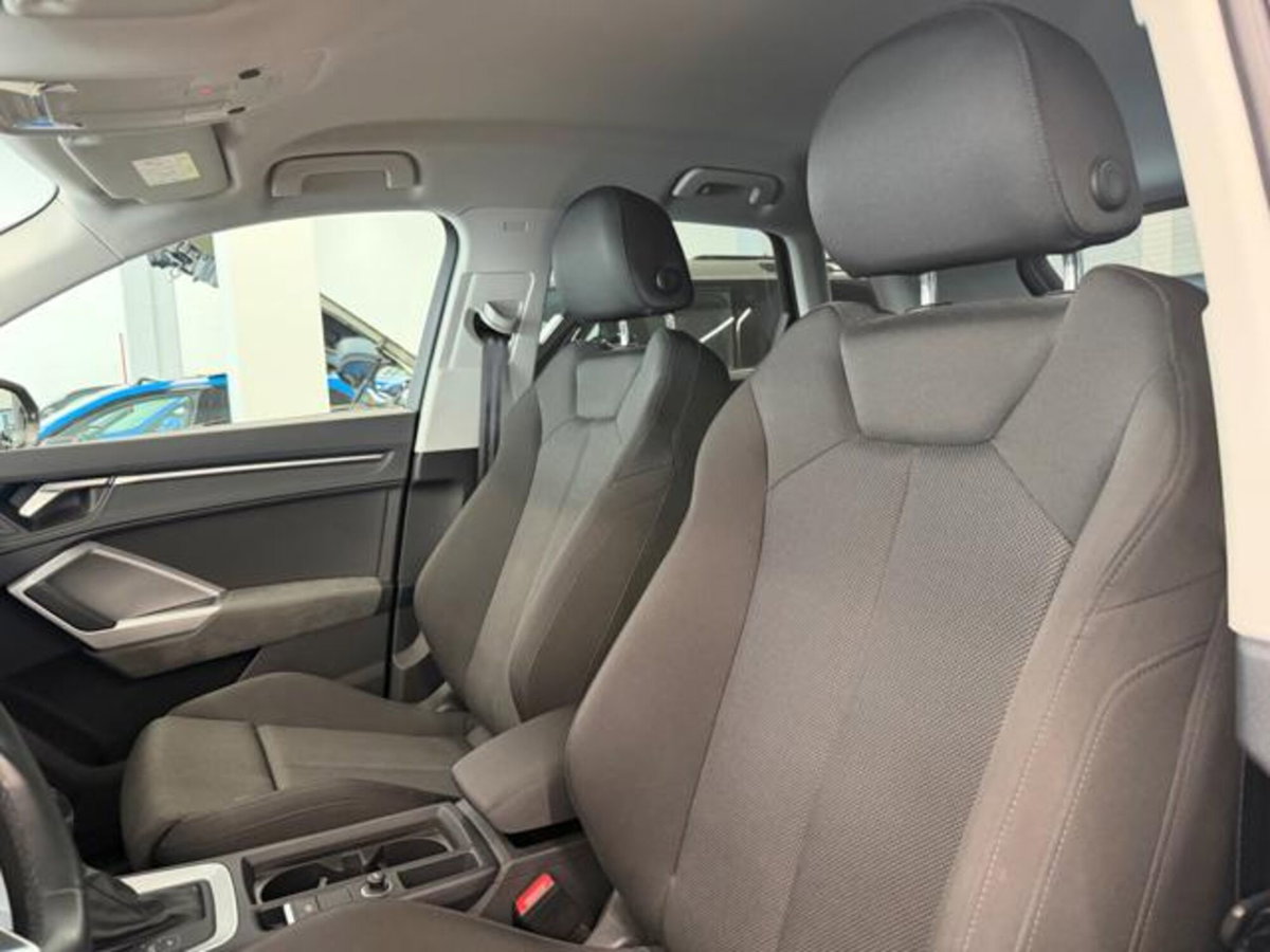 Audi Q3 35 TFSI Business (8)