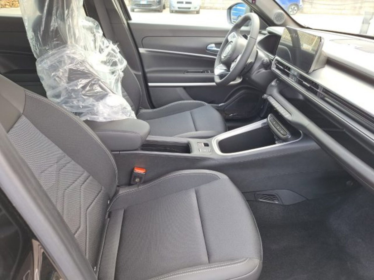 Jeep Avenger 1.2 turbo e-hybrid mhev Summit fwd 110cv edct6 (14)
