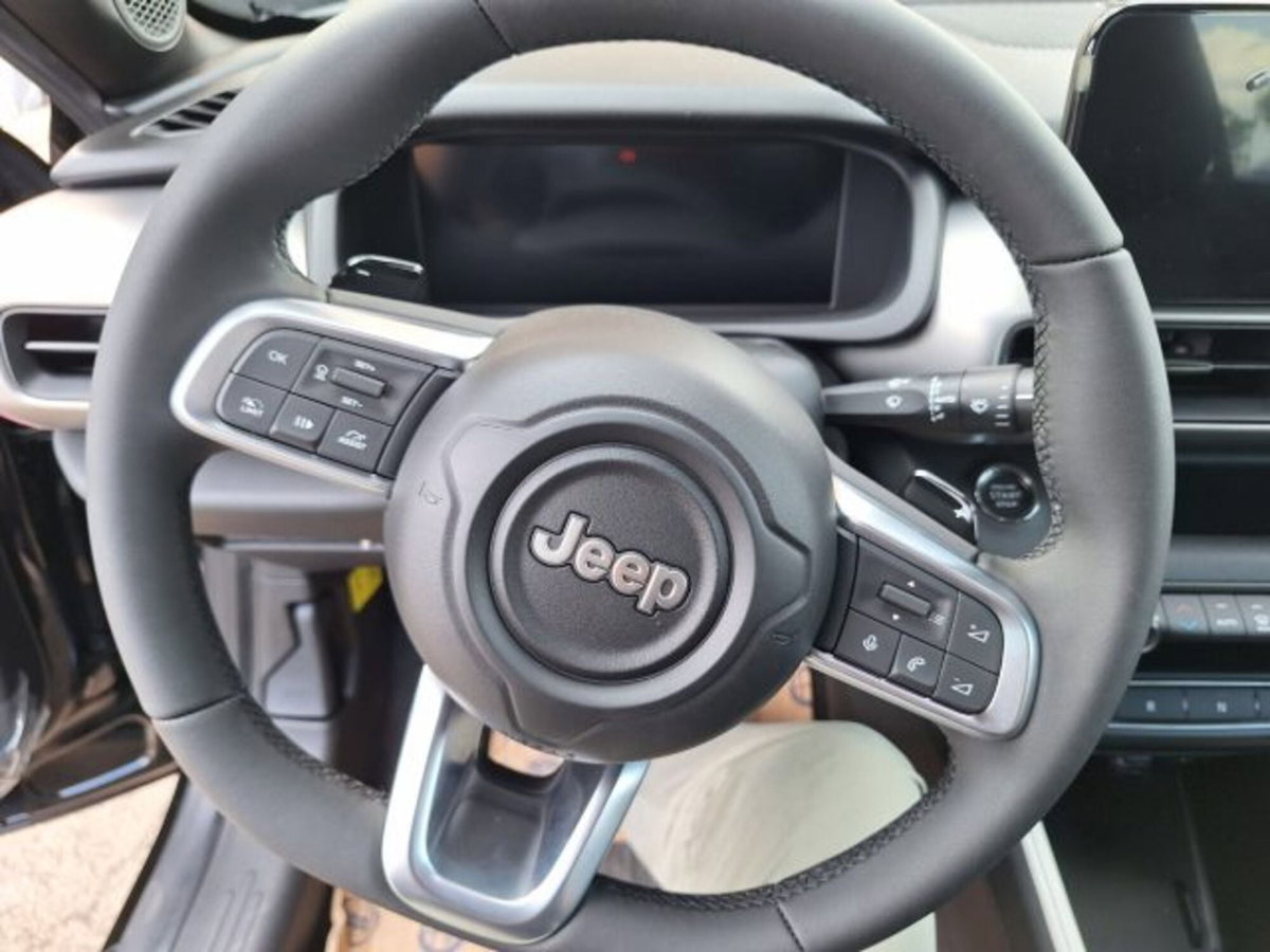 Jeep Avenger 1.2 turbo e-hybrid mhev Summit fwd 110cv edct6 (6)
