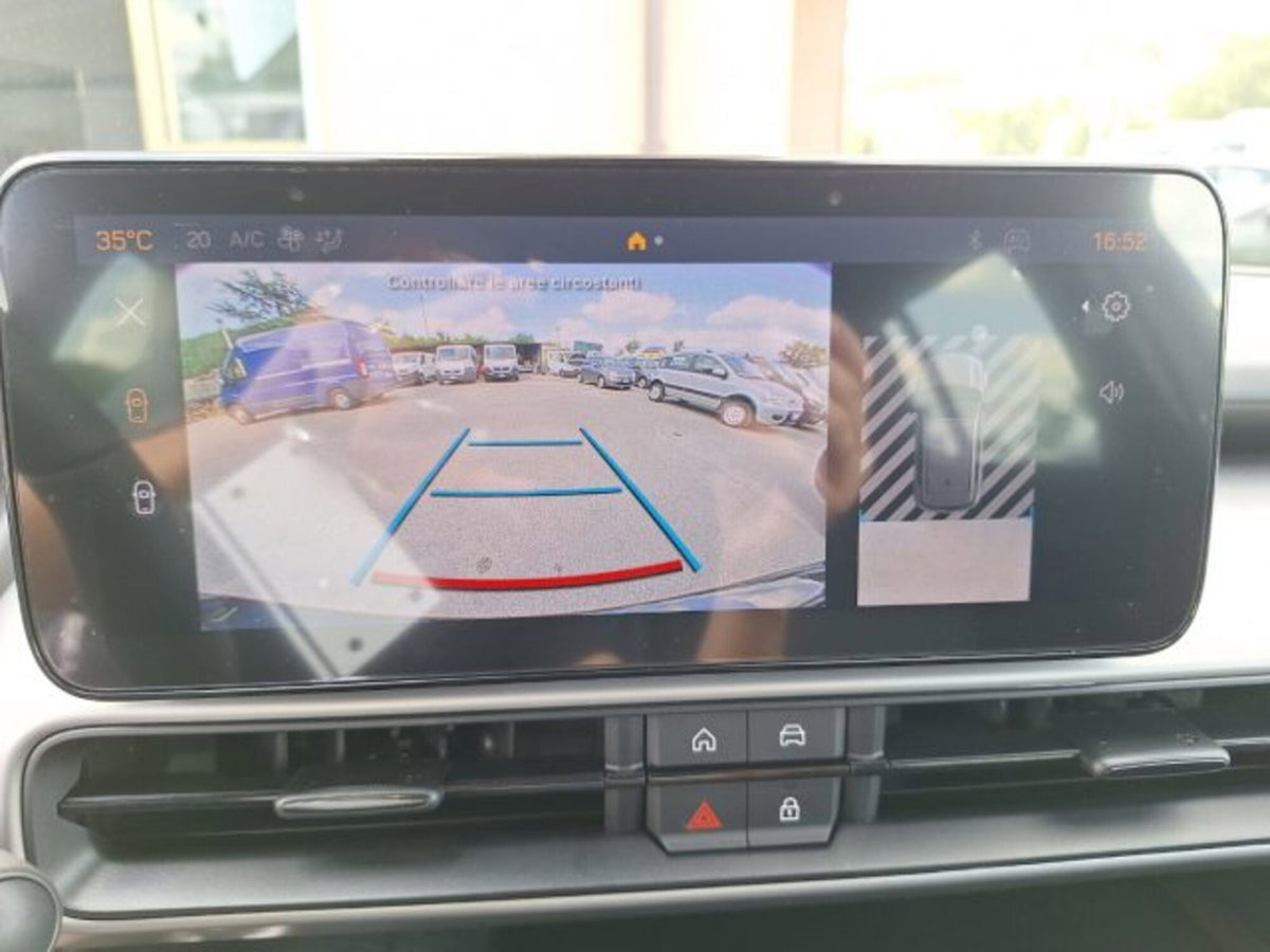 Jeep Avenger 1.2 turbo e-hybrid mhev Summit fwd 110cv edct6 (9)
