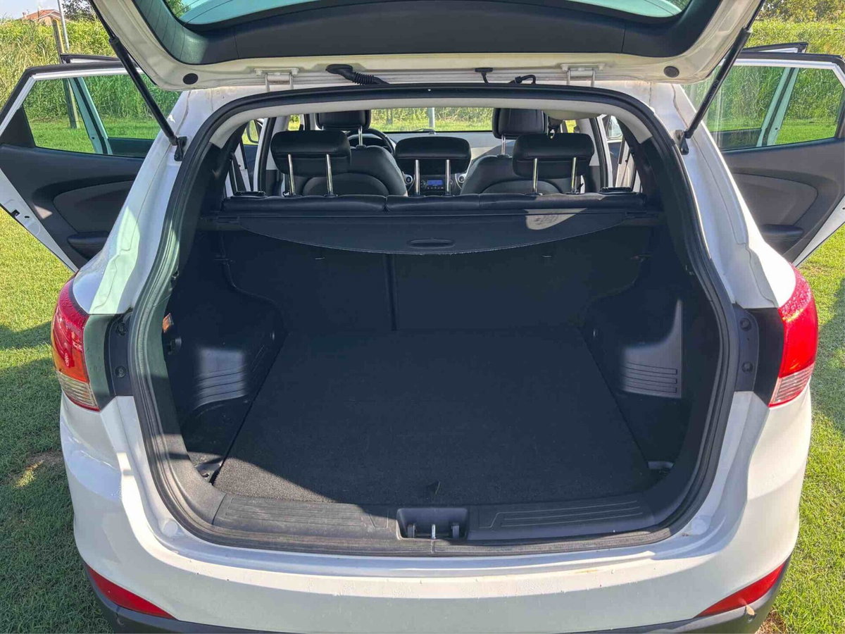 Hyundai ix35 1.7 CRDi 2WD Xpossible (7)