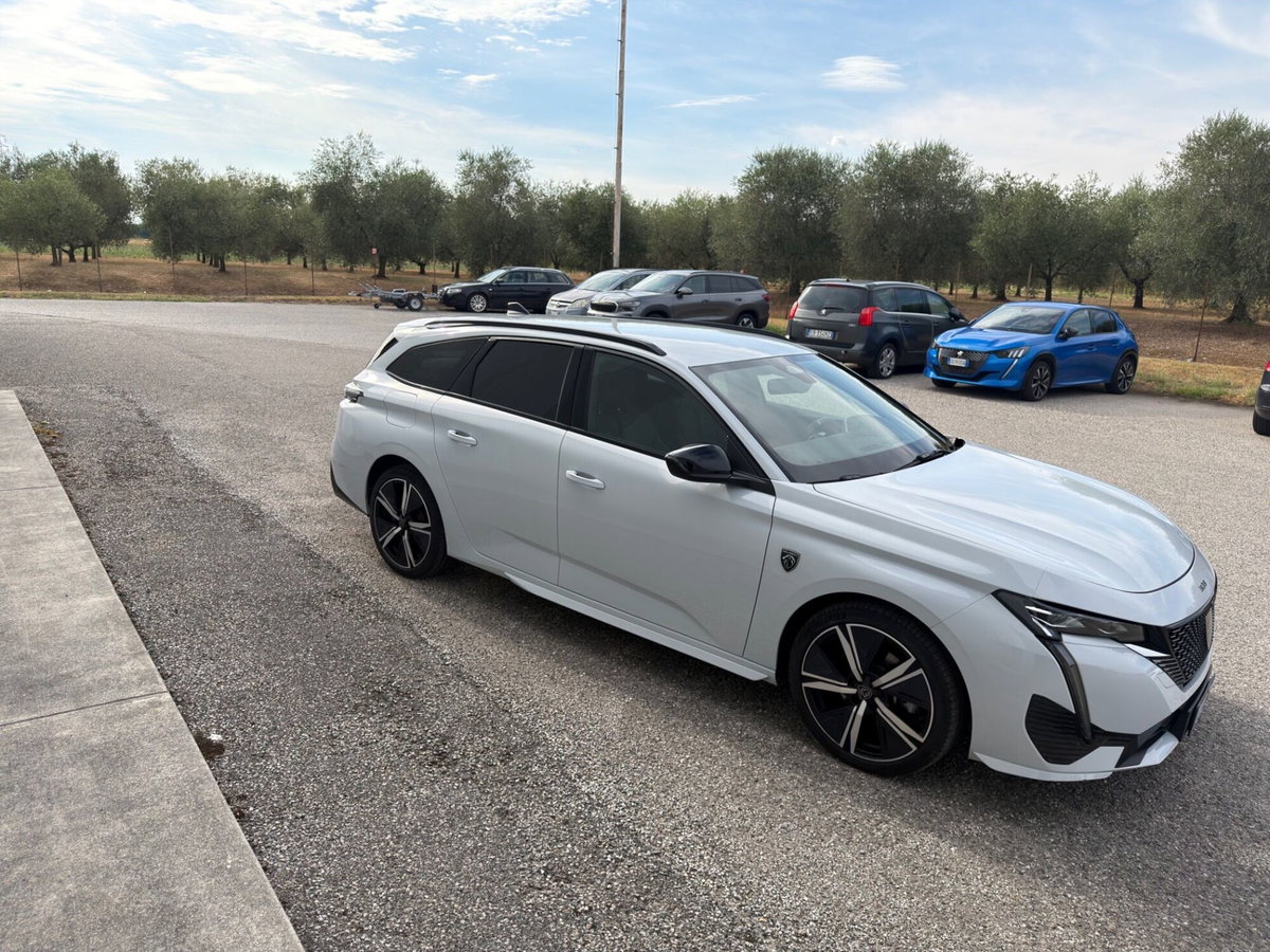 Peugeot 308 SW 1.5 bluehdi GT s&s 130cv eat8 (7)