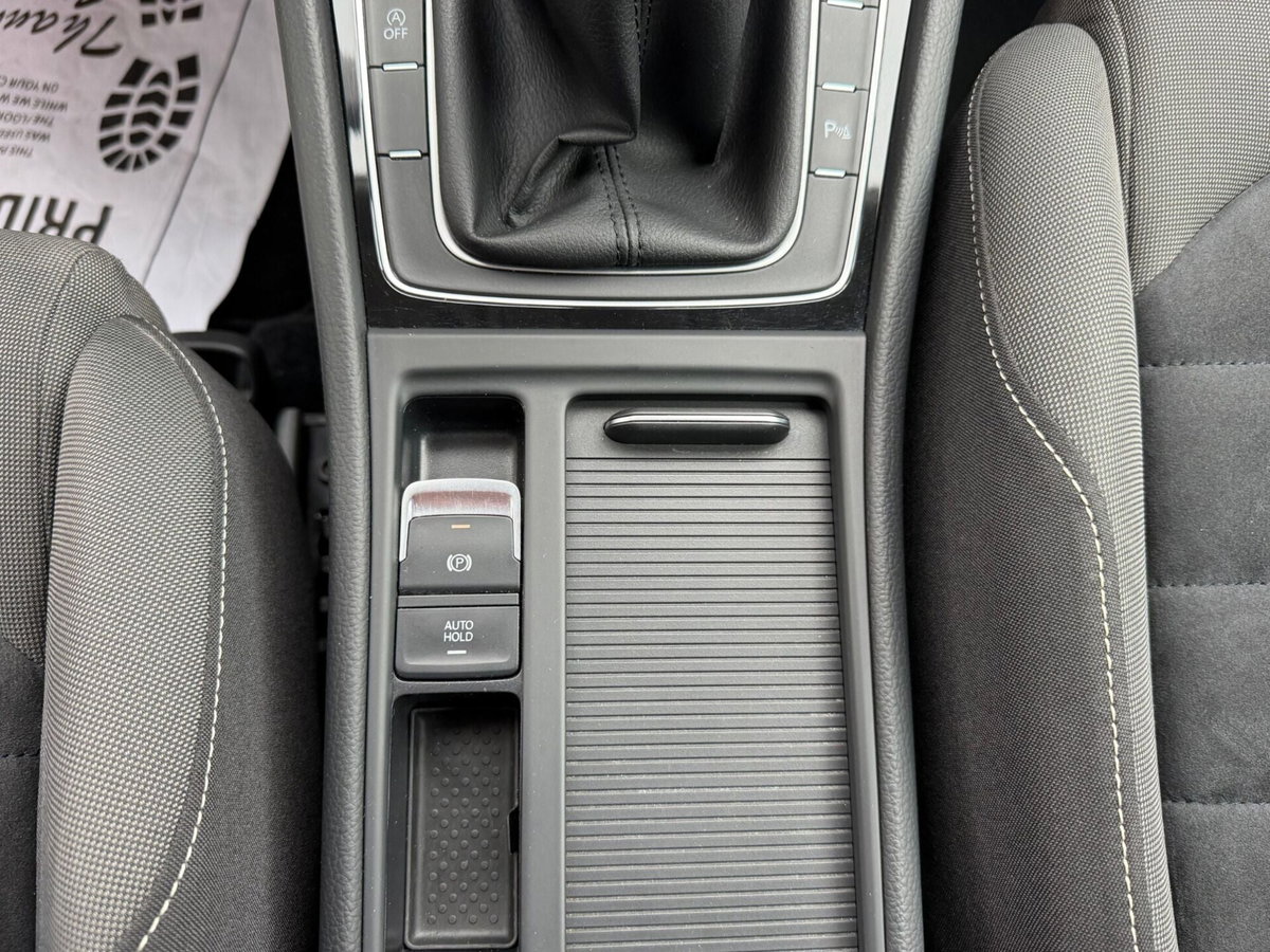 Volkswagen Golf 2.0 TDI 5p. Executive BlueMotion Technology (20)