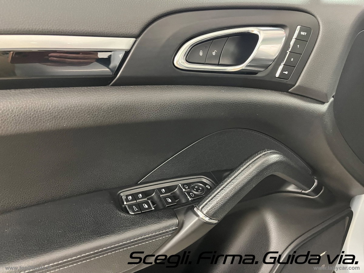 Porsche Cayenne 3.0 Diesel (6)
