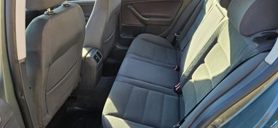 Volkswagen Golf 2.0 16V TDI 3p. Comfortline (6)