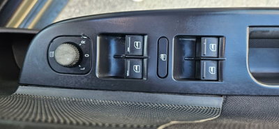 Volkswagen Golf 2.0 16V TDI 3p. Comfortline (9)