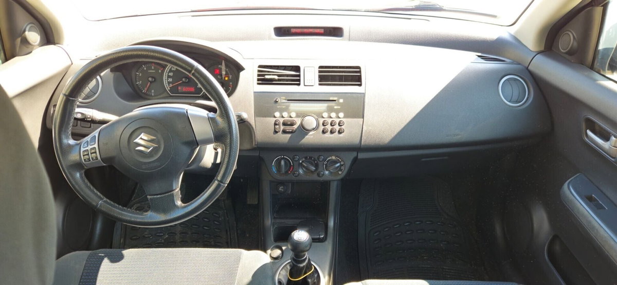 Suzuki Swift 1.3 DDiS 75CV 3p. GL Safety Pack (7)